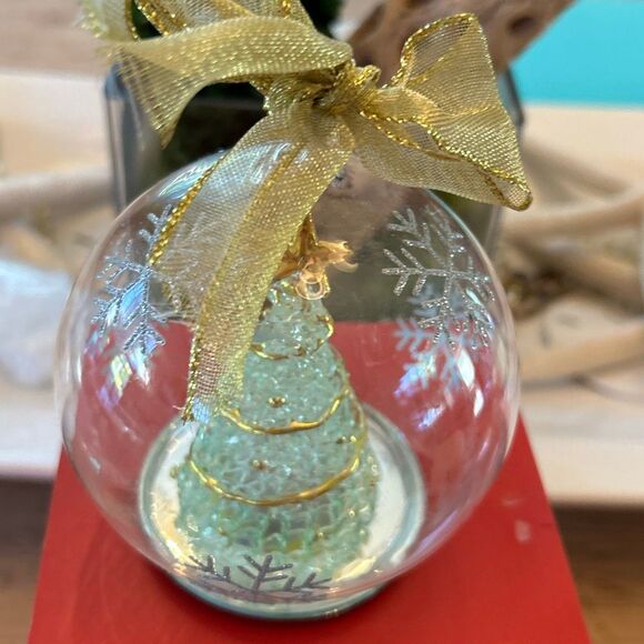 Lenox Vintage Christmas tree in Globe large Christmas ornament with gold detail - Picture 2 of 6